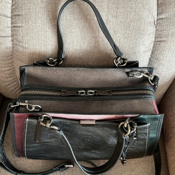 🔹️Coach 🔹️Dreamer 36 In Metallic Color Block With Cherry Charm EUC - Picture 5 of 12